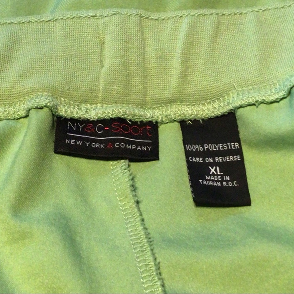 New York and Co. Sport skort. XL. - Picture 2 of 6